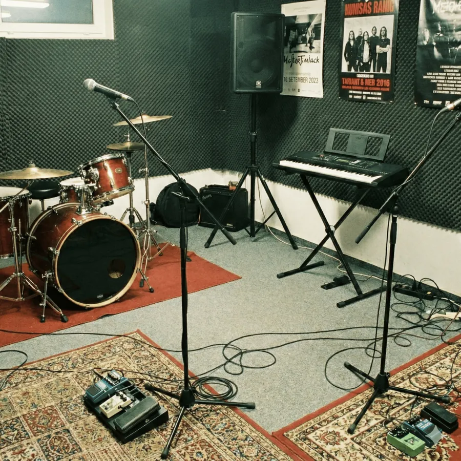 Sala prove per band con studio di registrazione
